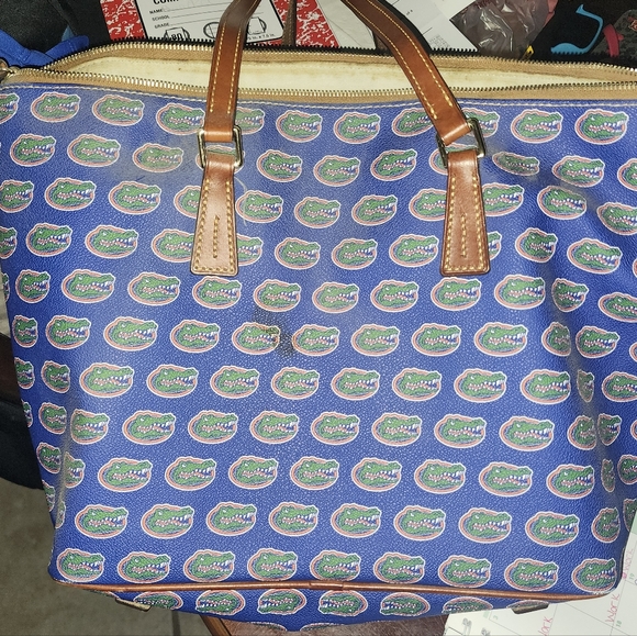 Lightly Used University Of Florida Dooney & Bourke - Picture 5 of 10